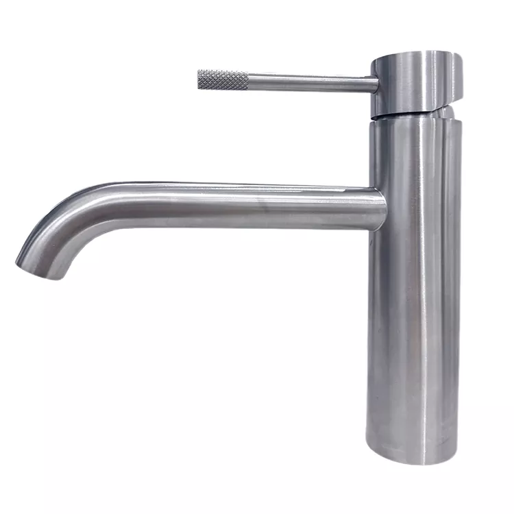 Spout Cuartha Leathnaithe Knurled Láimhseáil Faucet Abhantrach Te Agus Fuar